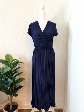 SOLD DKNY Navy Blue Pleated V-Neck Maxi Dress 12 Minimalist Casual